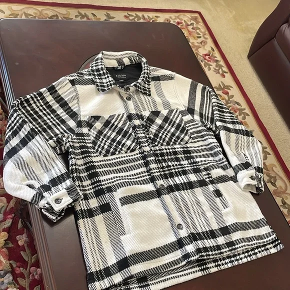 Shacket - Picture 3 of 13